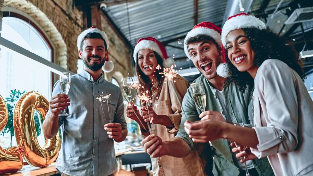 How to support employees during the holiday season